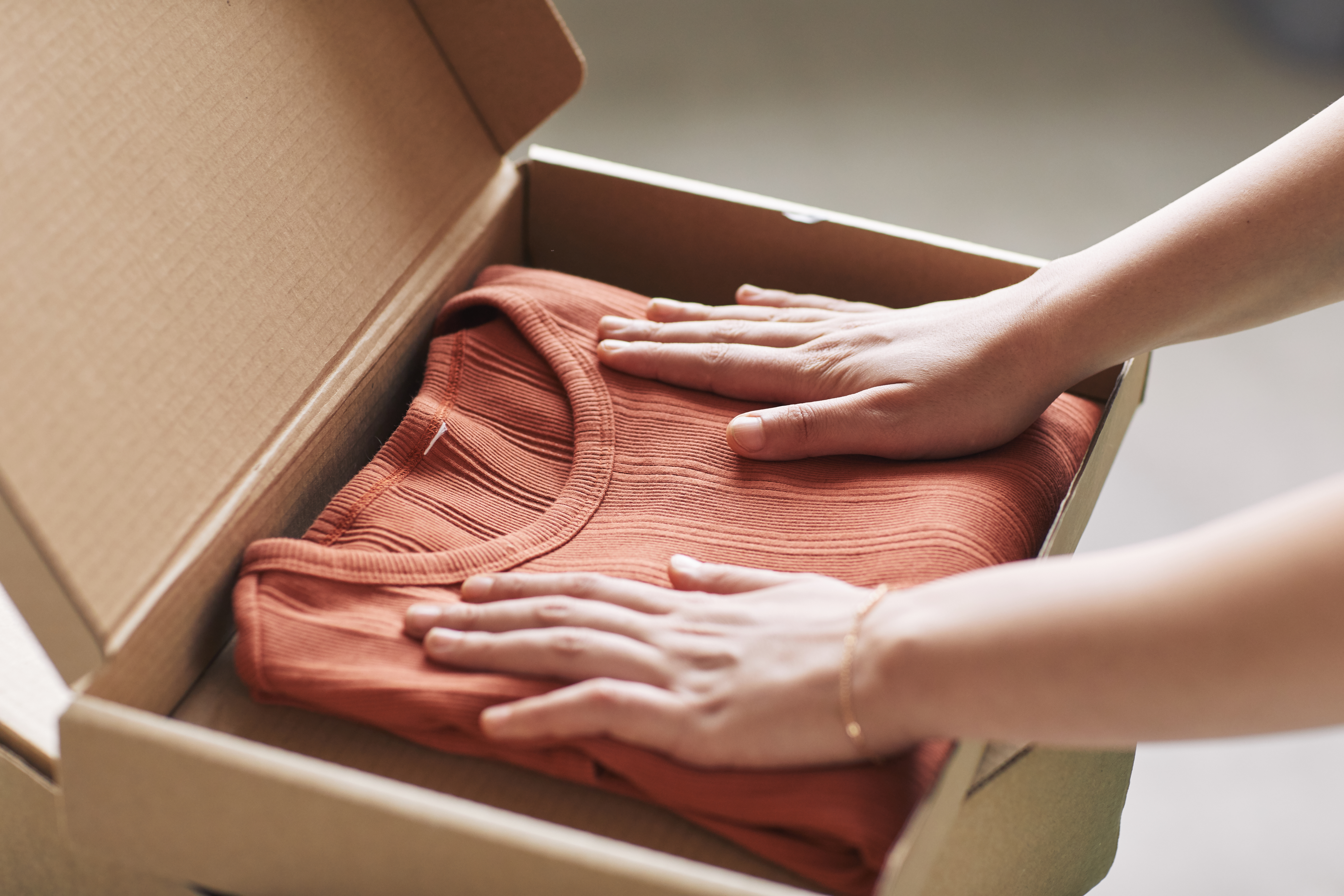 Speedy Style: Why Fast Shipping is a Game-Changer in Designer Resale
