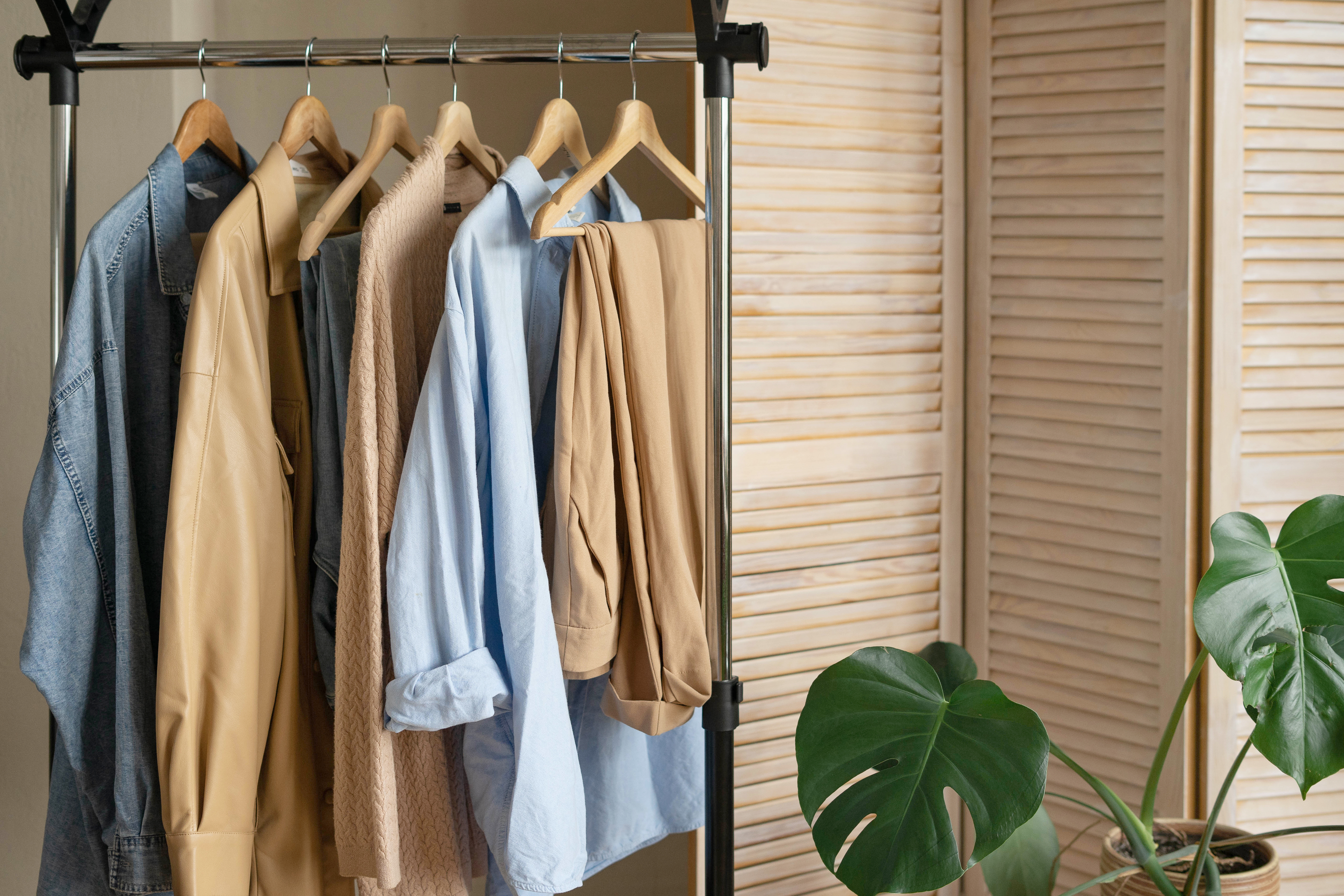 Building a Sustainable Wardrobe on a Budget: Tips and Tricks 🌿💸