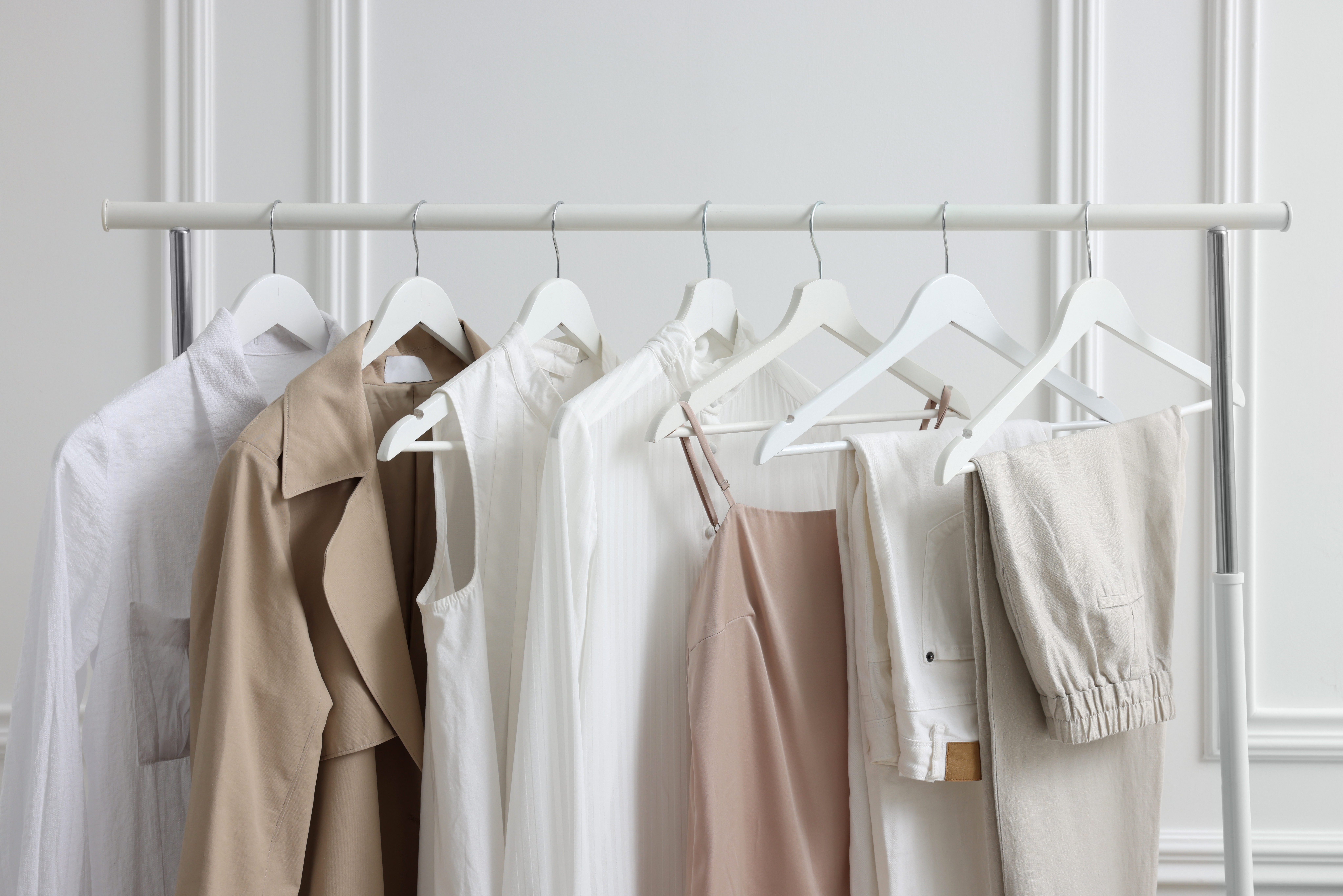 Build a Sustainable Wardrobe on a Budget: Fashion Tips & Tricks 🌿💸